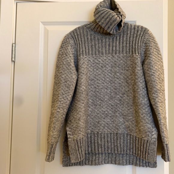 Banana Republic turtle neck knitted sweater - Picture 7 of 14